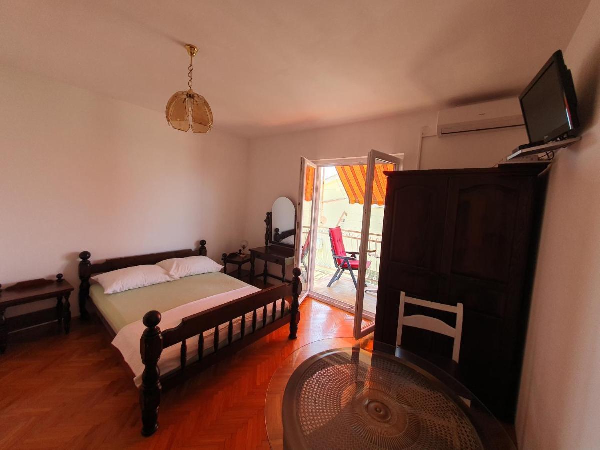 Apartmani Miljak Omiš Exterior foto